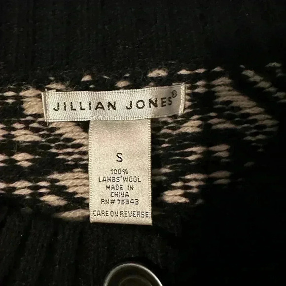 Jillian Jone Thick Wool Short Sleeve Sweater Black/ Off White. Sz: S Aztec print - Picture 6 of 9